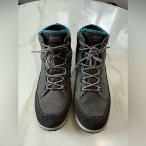 Ecco women’s Aspina hidromax Gray Suede Boots with Teal Accent